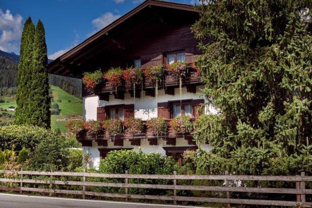 Gaestehaus Kastenhof Sankt Johann im Pongau Luaran gambar